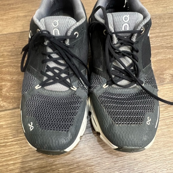 Women's On Running Cloudflyer Sneaker - Picture 3 of 10